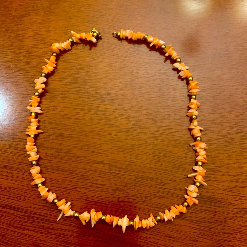 Coral chips necklace